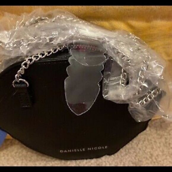 DANIELLE NICOLE SNOW WHITE ONE BITE POISON APPLE CROSSBODY BAG NWT - Picture 4 of 7